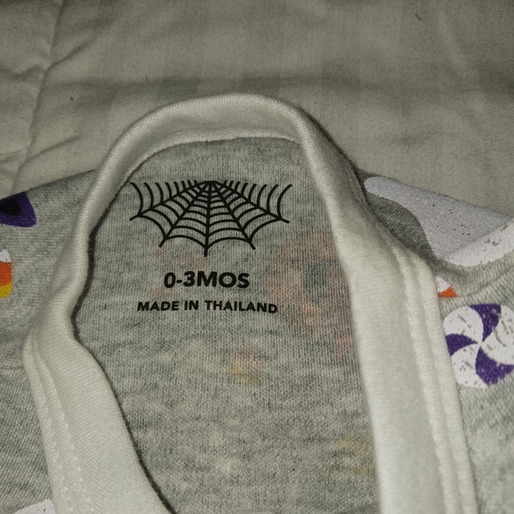 Halloween Sleeper Beanie & Bib - Picture 4 of 4